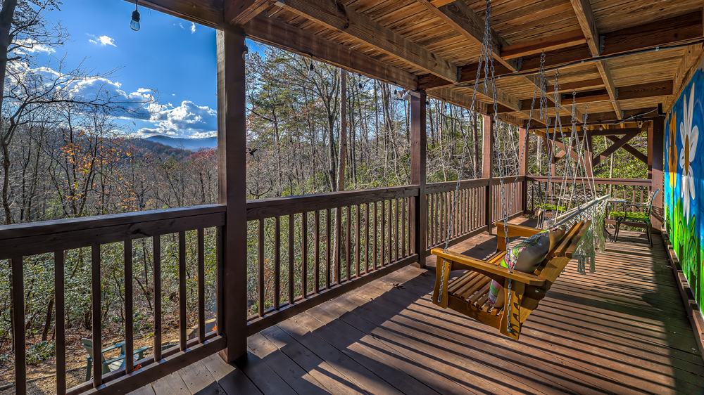 Treehouse Hideaway - Escape To Blue Ridge